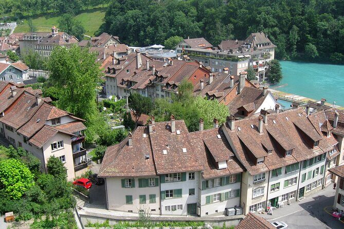 Bern Scavenger Hunt and Highlights Self Guided Audio Tour - Audio stories and local tips: when the guide is actually helpful