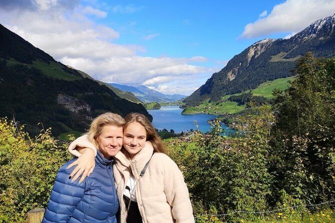 Best of Bernese Oberlands from Luzern - Stop 1: Lake Lungern for quick photo payoff