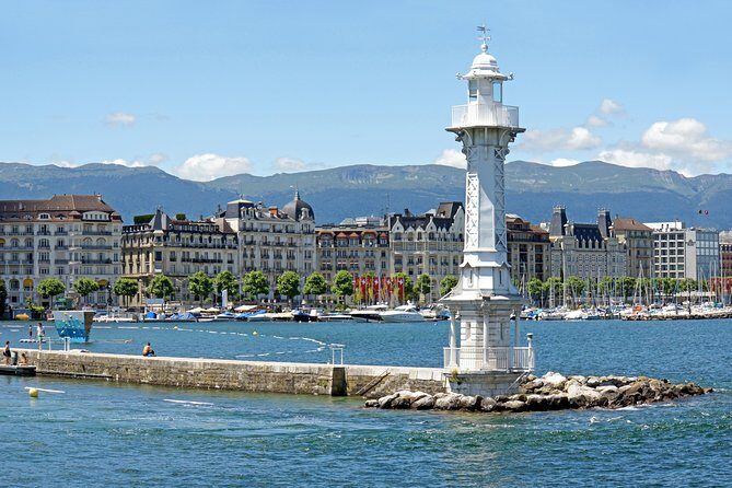 Best of Geneva City Tour with optional boat cruise - Jet d’Eau and the Flower Clock: two stops that do the work for your photos