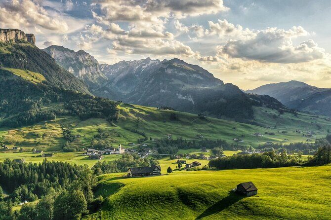 Breathtaking Private Hike with a Local Swiss Expert (1 day trip) - Lake Zurich first: how the morning sets the tone