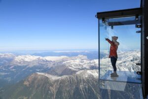 Chamonix Self-guided Sightseeing Tour from Geneva - Stop 2: Aiguille du Midi cable car and the high-snow experience