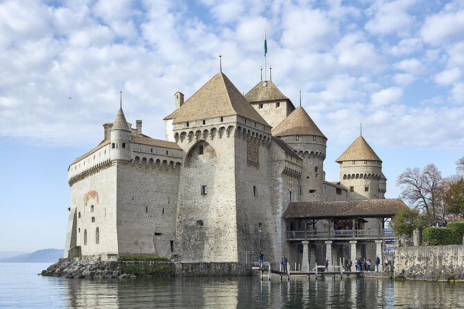 Chillon Castle Entrance Ticket in Montreux - Chillon Castle on Lake Geneva: what makes the setting matter
