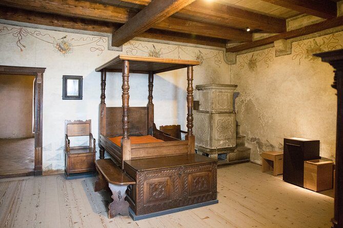Chillon Castle Entrance Ticket in Montreux - Café Byron and time outside: plan for a real break