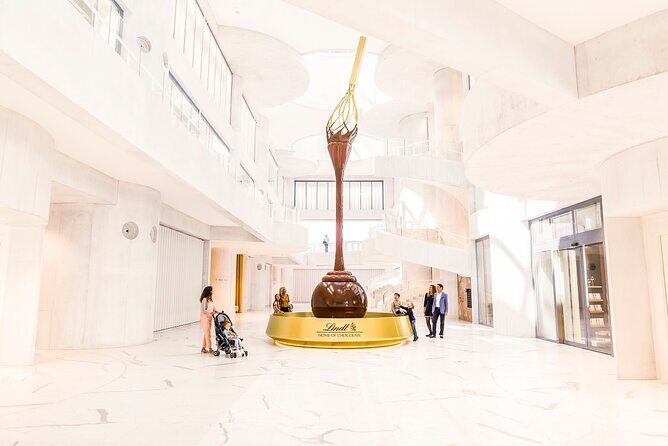 Culinary Tour from Zurich with Traditional Swiss Cheese Fondue Dinner - Lindt Home of Chocolate in Kilchberg: Fountain Views, Not a Factory Tour