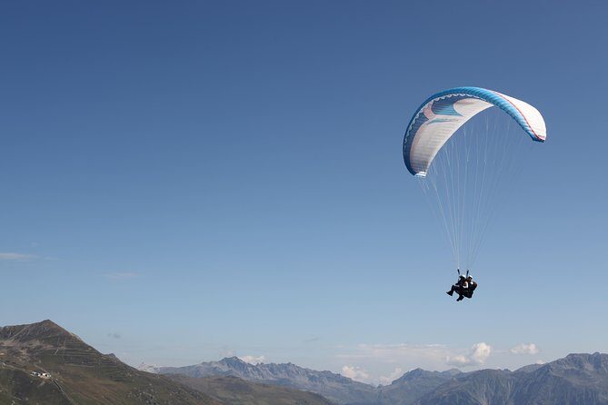 Davos Paragliding Private Tandem Pilot Half Day - Tandem paragliding in Davos: the “half-day” that actually feels efficient