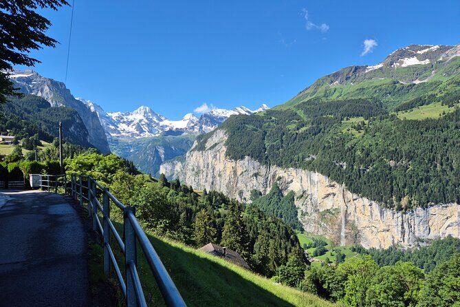 Easy countryside tour in Swiss Alps - kids friendly - Stop-by-stop: the views, animals, and Swiss traditions that make it work
