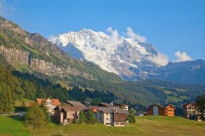 Eiger and Jungfrau Panorama Day Trip from Lucerne - Getting from Lucerne to Interlaken: the comfortable warm-up