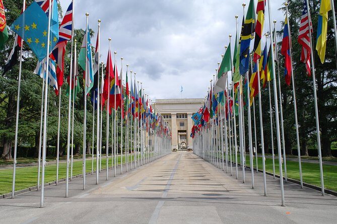 Geneva Highlights 2-Hour Introductory Tour - The First Stop That Isn’t About UN: Red Cross in Geneva