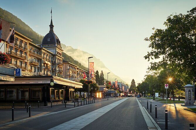 Grindelwald, Interlaken and Lauterbrunnen Day Trip from Lucerne - Coach comfort, crowd levels, and how to avoid common annoyances