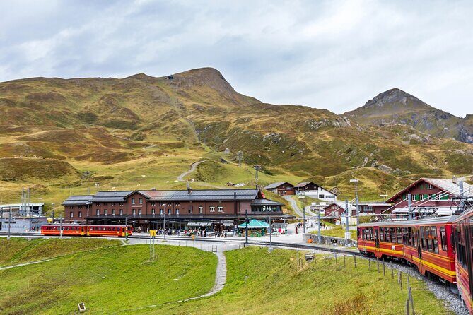 Grindelwald -Kleine Scheidegg-Lauterbrunnen Small Group Day Trip - Stop 5: Wengen, the car-free village pause (about 1 hour)