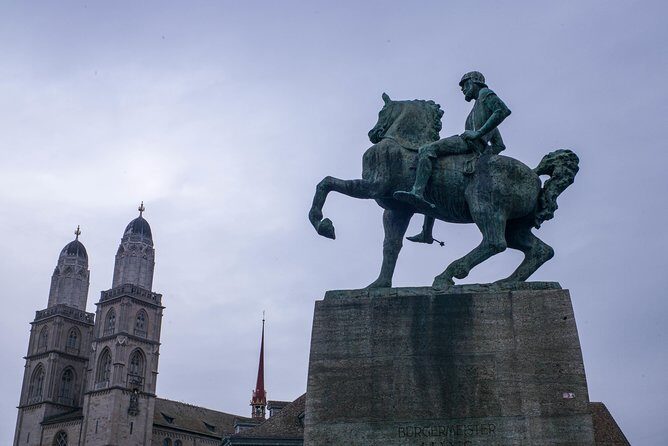 Heidiland and Liechtenstein Tour from Zurich - Rapperswil: rose gardens, deer park, and that medieval castle climb