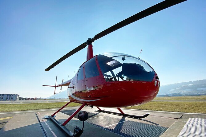 Helicopter tour to the Stockhorn mountain, with great view to the Swiss Alps - Stop 1: Stockhorn fly-by and why Lake Thun turns turquoise