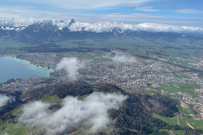 Helicopter tour to the Stockhorn mountain, with great view to the Swiss Alps - Stop 3: Niesen’s pyramid shape and the triangular shadow effect