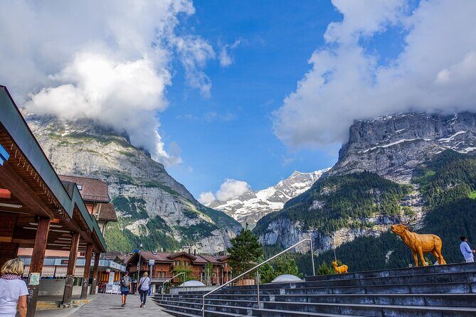 Interlaken: Private Car Tour to Swiss Villages, Capital & Castles - Oberhofen Castle and Lake Views: A Short Stop With Big Photo Potential
