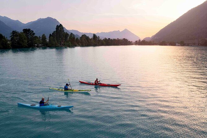 Kayak Tour of the Turquoise Lake Brienz - Gear, safety, and the photo package: what you should bring