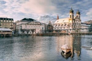 Lucerne Day Tour from Zurich - The Short Guided Highlights: Chapel Bridge and the new Concert and Congress Hall