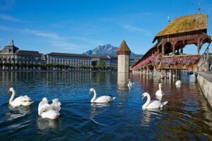 Lucerne Day Trip from Zurich Including Lake Lucerne Cruise - First Look at Lucerne: A Short Intro That Actually Helps
