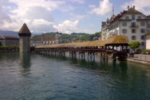 Lucerne Half-Day Small Group Walking Tour incl. Lake Cruise - Chapel Bridge and Spreuer Bridge: Lucerne’s picture-perfect river crossing