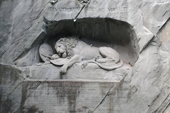 Lucerne Half-Day Small Group Walking Tour incl. Lake Cruise - Mühlenplatz and Kornmarkt: the squares where the old city breathes