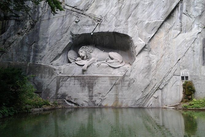 Lucerne Half-Day Small Group Walking Tour incl. Lake Cruise - Schwanenplatz and St. Leodegar: a church built from the ashes