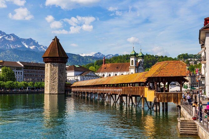 Lucerne small group walking tour and Lake Cruise from Basel - Reuss River highlights on foot: Chapel Bridge to Schwanenplatz