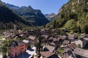 Lugano Mountains, tour from Milan, Lugano, lake Como. - Cascata La Froda and Sonogno: Waterfall Views Plus a Real Walk