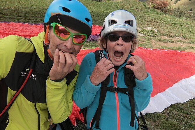Mürren: Paragliding over the Lauterbrunnen Valley - Over Lauterbrunnen: where the valley becomes a map