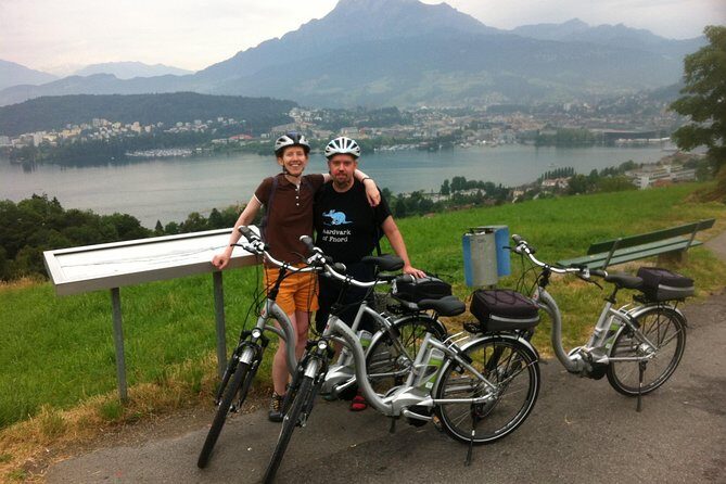Panoramic E-Bike Tour with a Lake Cruise - Getting going: meeting at Torbogen and the 8:30 start