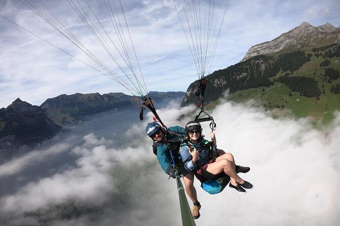 Paragliding Tandemflight Lucerne - Engelberg - The Flight: Lake Lucerne, Mt. Titlis, and the Peace of Being Up There