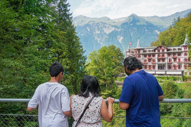 Private Hidden Gem Tour in Lungern from Zurich - The long highlight: Lungern and its calm, colorful lake time