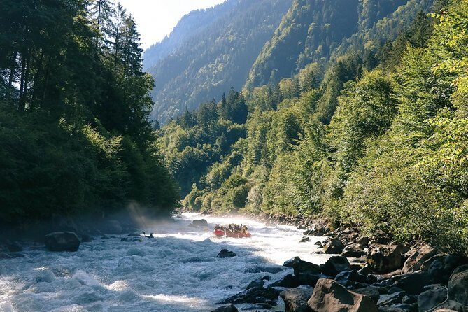 River Rafting Lütschine in Bernese Oberland - Training and coaching: how guides like Jackie, Morgan, David, and Stan keep it fun