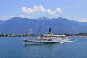 Round trip cruise from Montreux to Chillon - The route along Lake Geneva: Clarens, Territet, Chillon, and the rest
