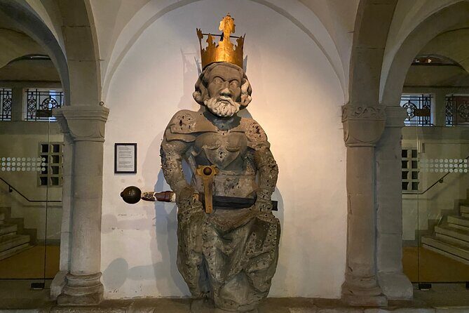 Self-Guided Audio City Tour in Zurich - St. Peter’s Church and the old center feeling