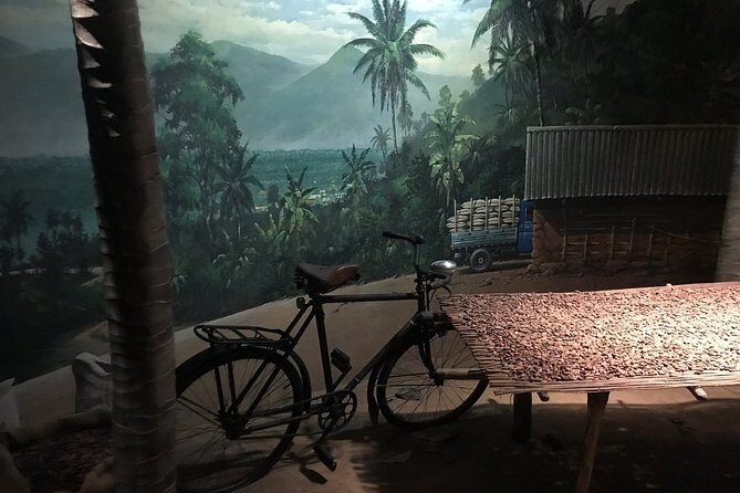 Swiss Chocolate Adventure at Swiss Museum of Transport in Lucerne - Inside the chocolate-cube ride: what happens during the 30 minutes