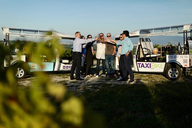 The Private Tuk Tuk Tour with one of The Best Fondues in Geneva! - Rolling from Lake Geneva toward the Rhône River: the views and the pace
