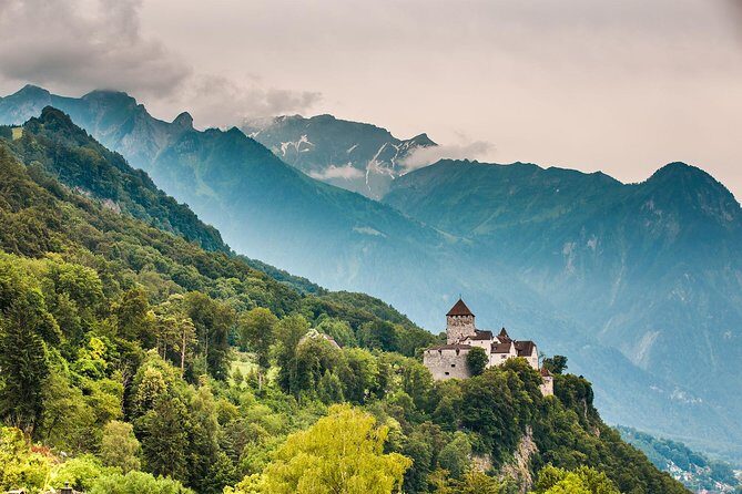 Trip to 4 Countries: Liechtenstein, Austria, Germany, Switzerland - Private pickup and the driver-guide experience in a modern vehicle