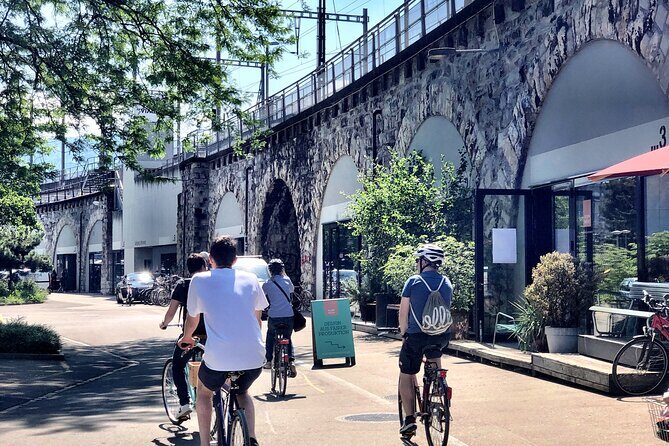 Urban Bike Tour Zurich - Kasernenareal and Helvetiaplatz: city squares with daily life