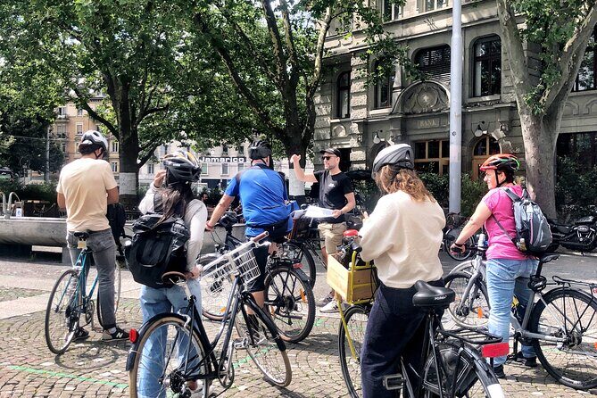 Urban Bike Tour Zurich - Bluntschlibrunnen and the lake promenade: Alps in your field of view