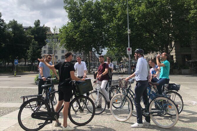 Urban Bike Tour Zurich - Quaibrücke and Rathausbrücke: bridges for photos and wandering