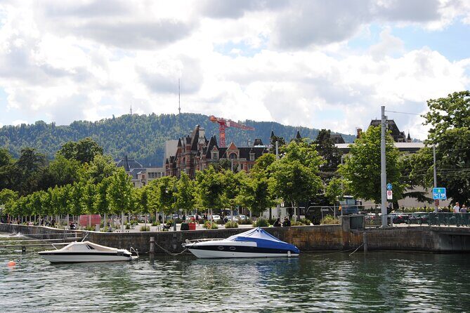 Zurich 360° City Walk Tour Including Hidden Spots - Grossmünster: Iconic Zurich and the Reformation Story
