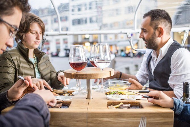 Zürich eTukTuk Tour - Hot Stone BBQ and Wine - Fast hits before you go