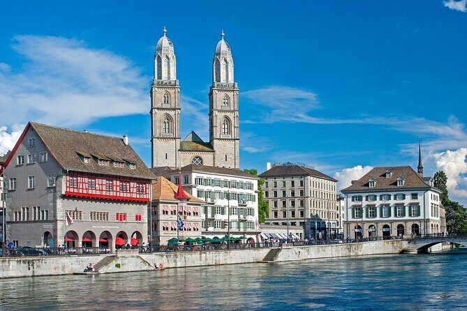 Zurich Highlights City Tour with Optional FIFA Museum Ticket - Lake Zurich photo stop: quick, not a swim plan