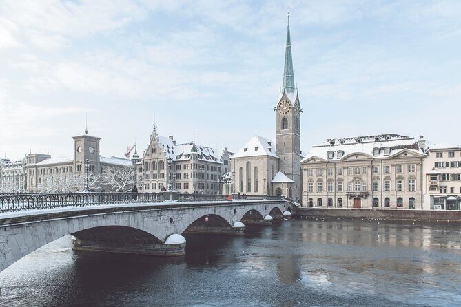 Zurich Highlights City Tour with Optional FIFA Museum Ticket - Zürichberg and the Alps: mansions, hotels, and a big “wow” angle