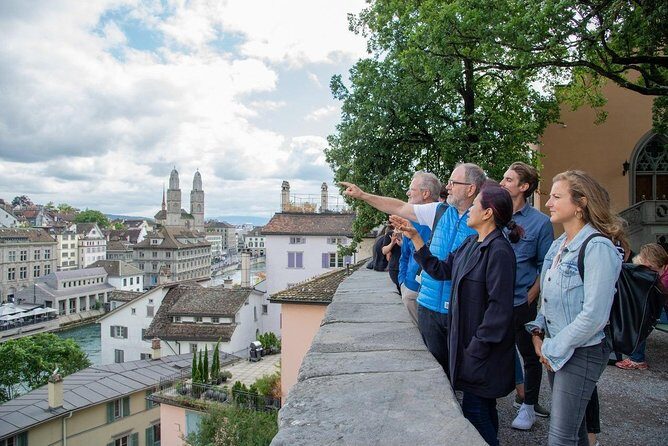 Zurich Old Town Walking Tour - Bahnhofstrasse and the Station Start: Your Orientation Jumpstart