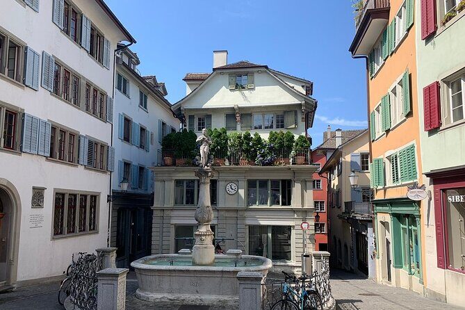 Zurich Old Town Walking Tour - Grossmünster Legends and the Finish Near Münsterhof